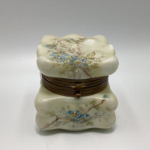 Wave crest eggcrate dresser - wave,