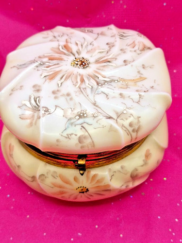 Antique wave crest monroe - wave,