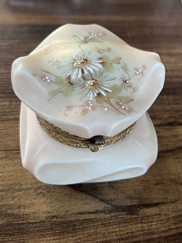 Vintage blush color - wave, crest