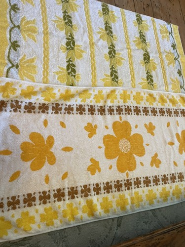Vintage 1970s hand towels - 2,